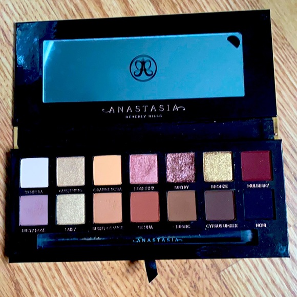 Anastasia Beverly Hills Other - Anastasia Soft Glam eyeshadow palette